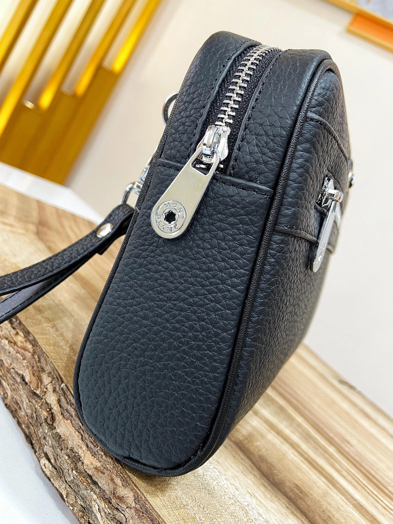 Mont Blanc AAA Man Wallets EyeCatching 7330
