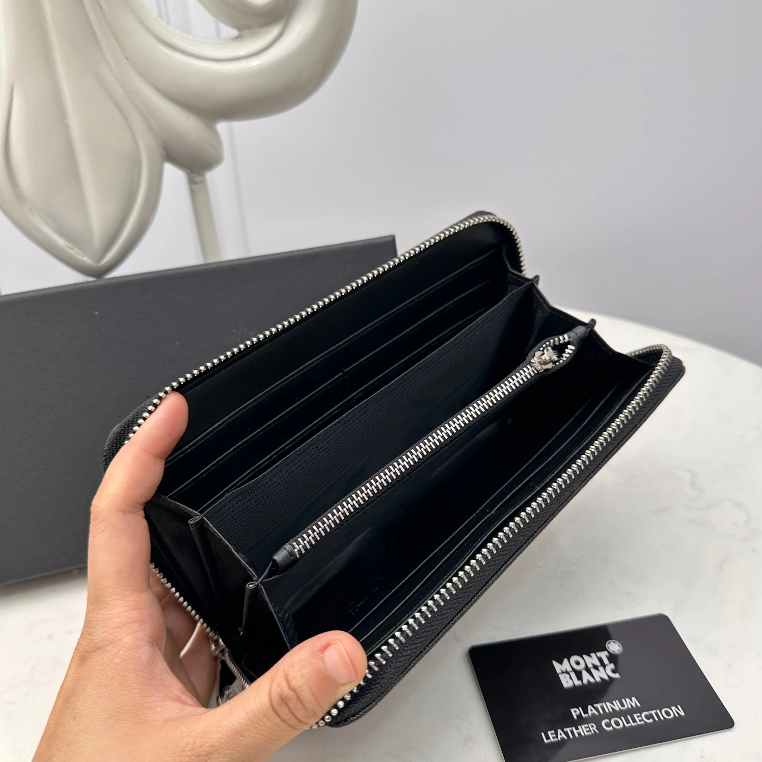 Mont Blanc AAA Man Wallets Resilient 6638