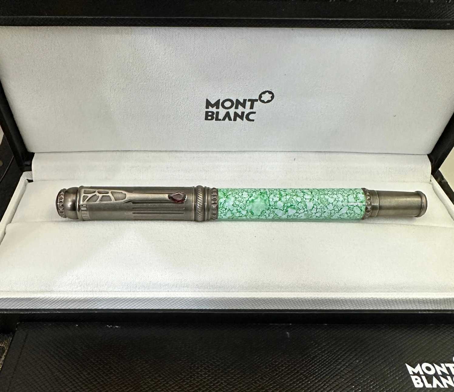 Montblanc Pen EyeCatching 3012