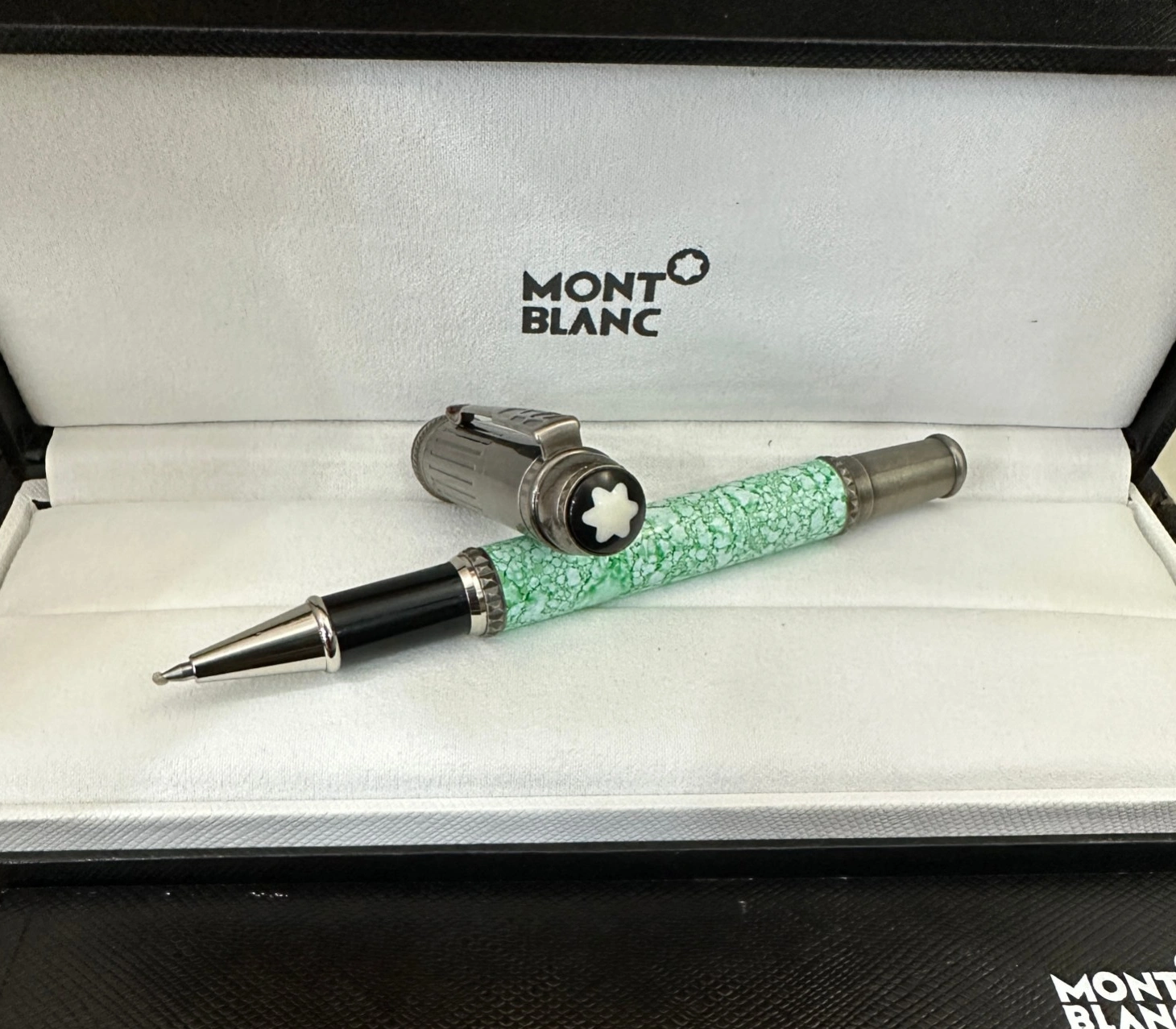 Montblanc Pen EyeCatching 3012