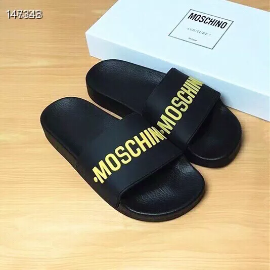 Moschino Slippers For Men Trendy 3247