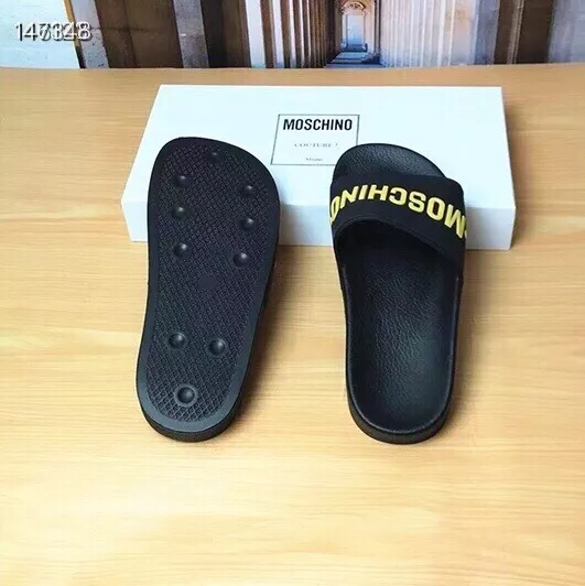 Moschino Slippers For Men Trendy 3247