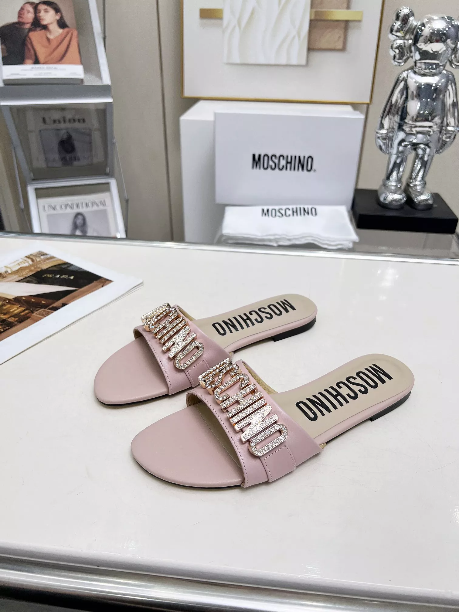 Moschino Slippers For Women Breathable 4486