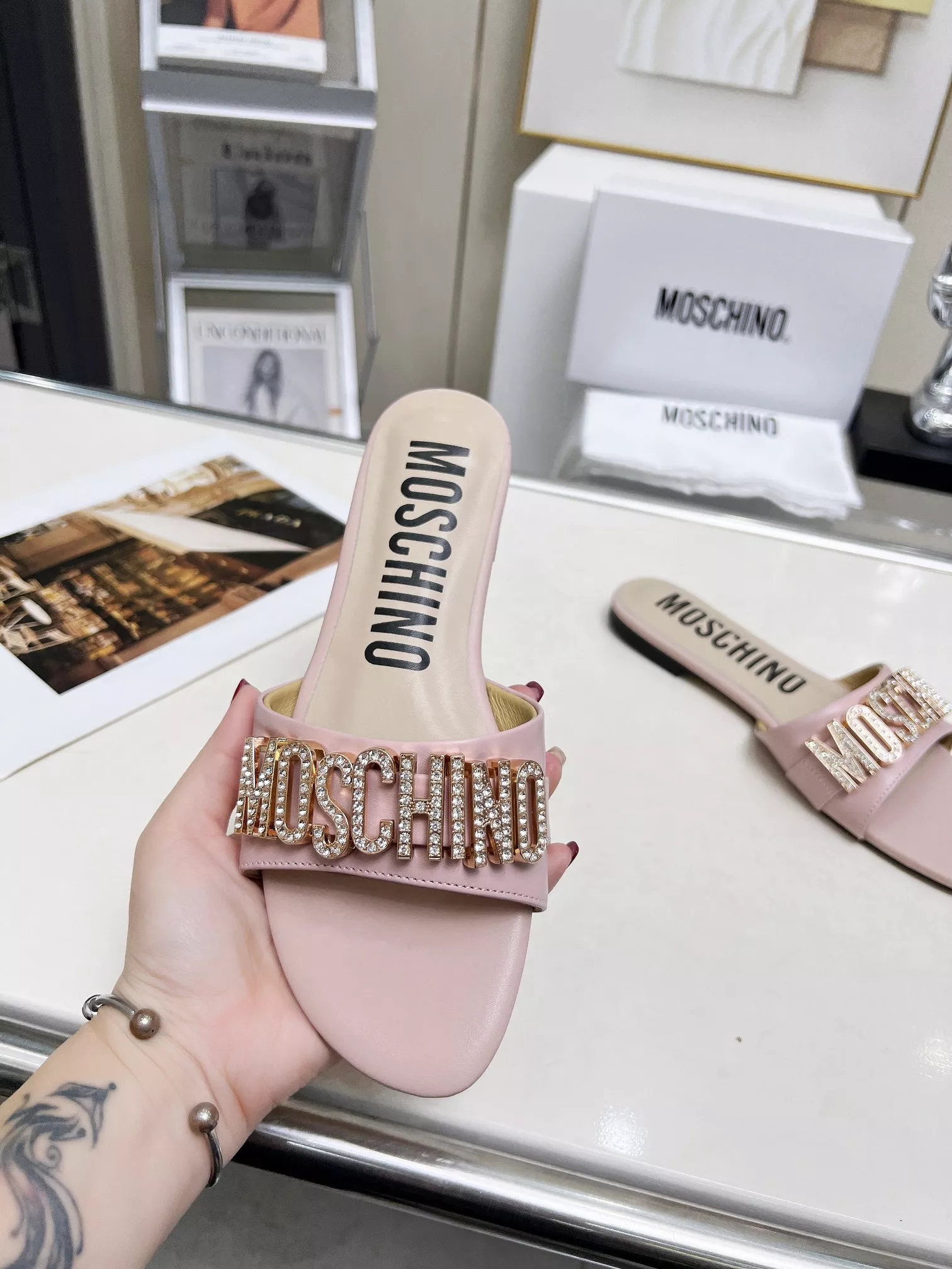 Moschino Slippers For Women Breathable 4486