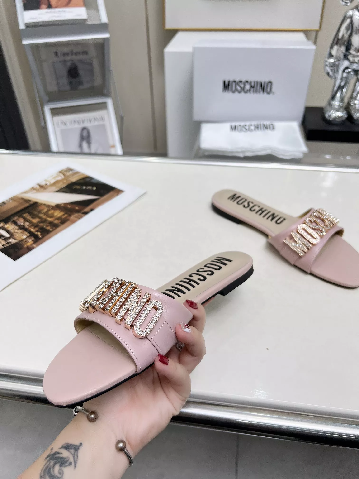 Moschino Slippers For Women Breathable 4486