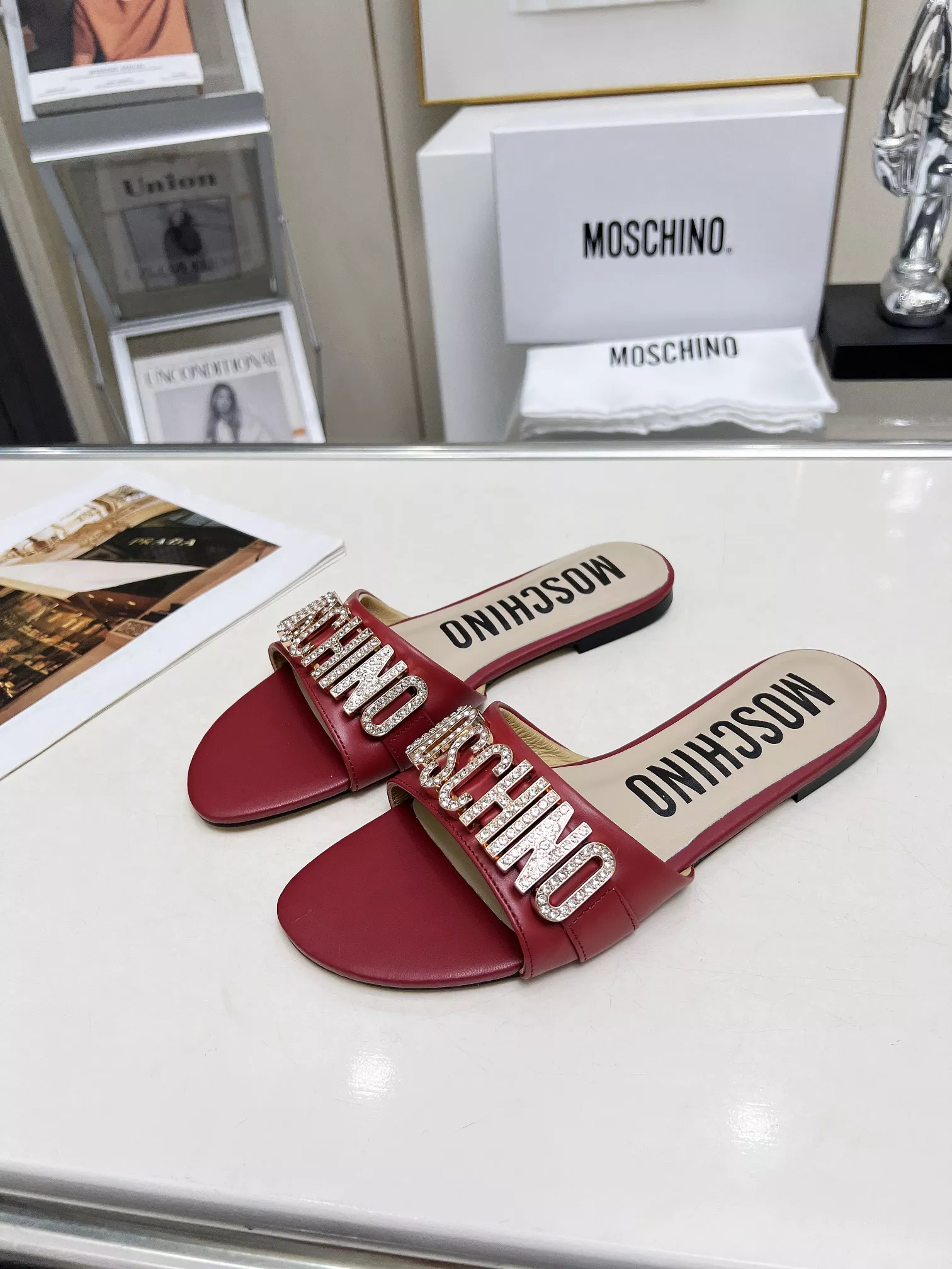 Moschino Slippers For Women Durable 6624
