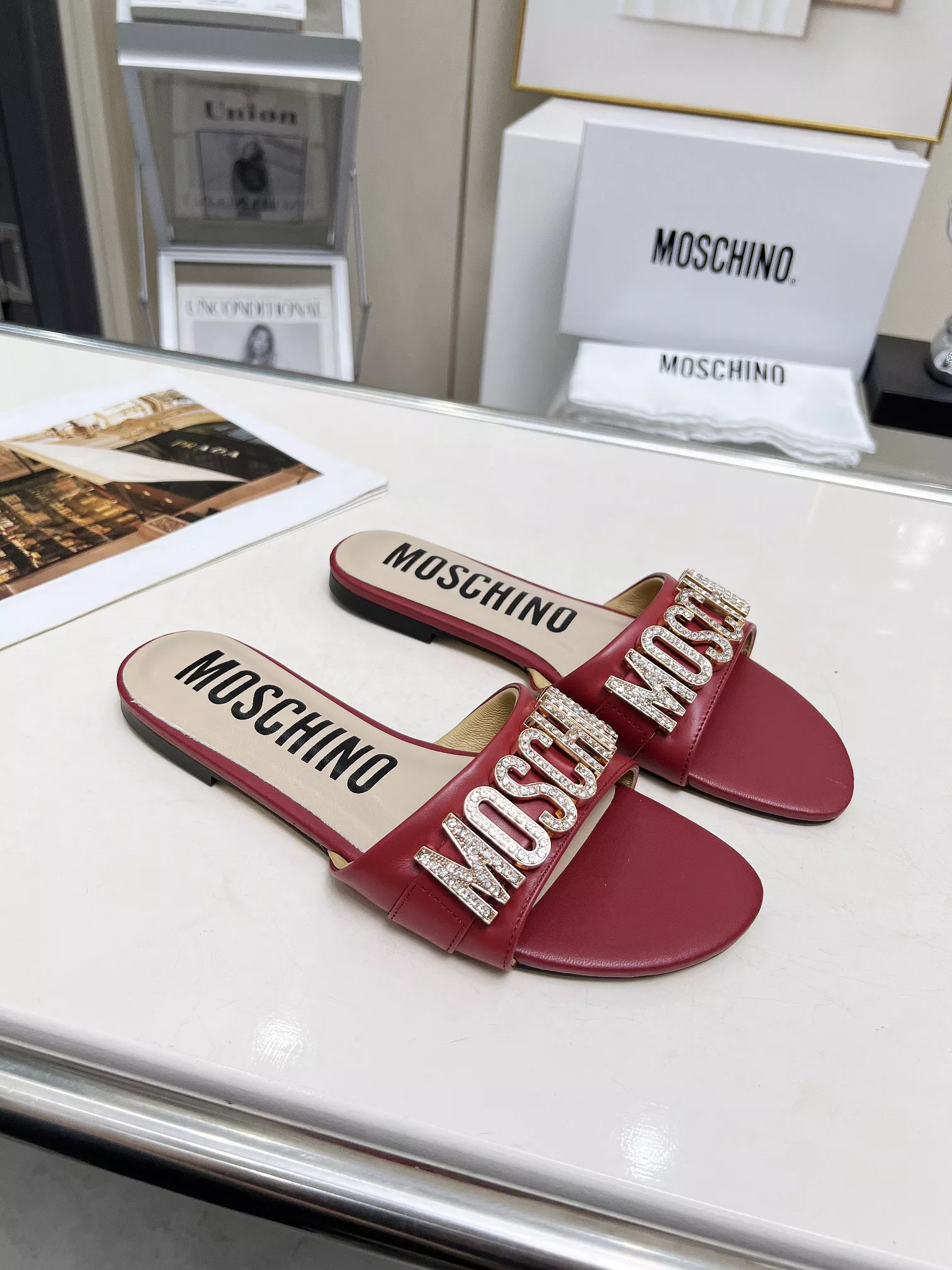 Moschino Slippers For Women Durable 6624