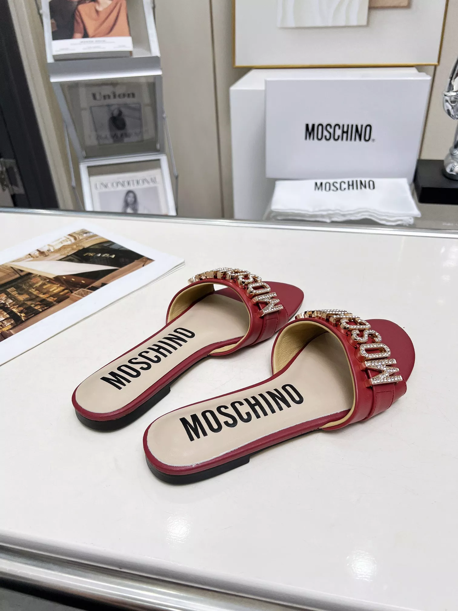 Moschino Slippers For Women Durable 6624