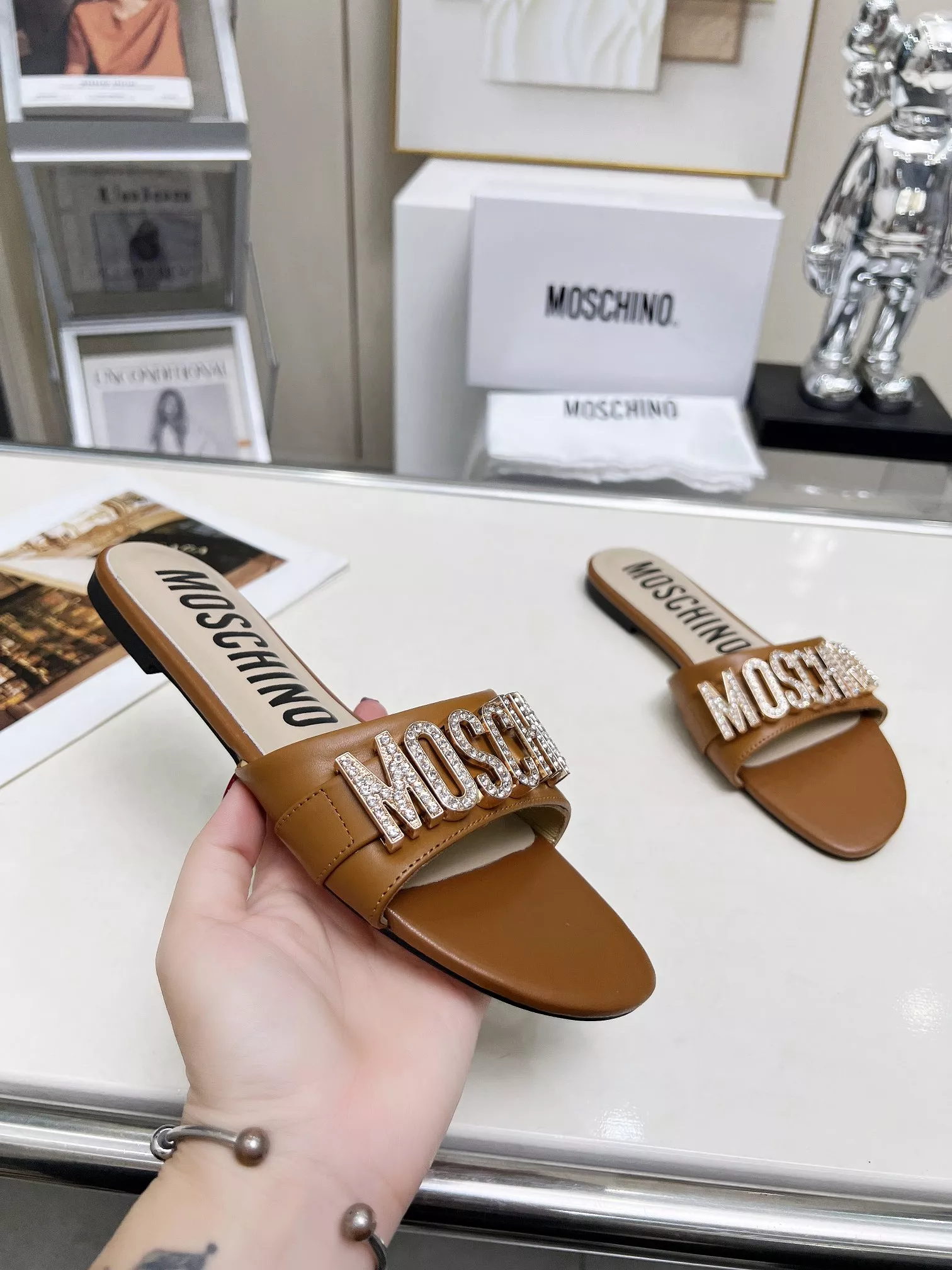 Moschino Slippers For Women WellDesigned 8150