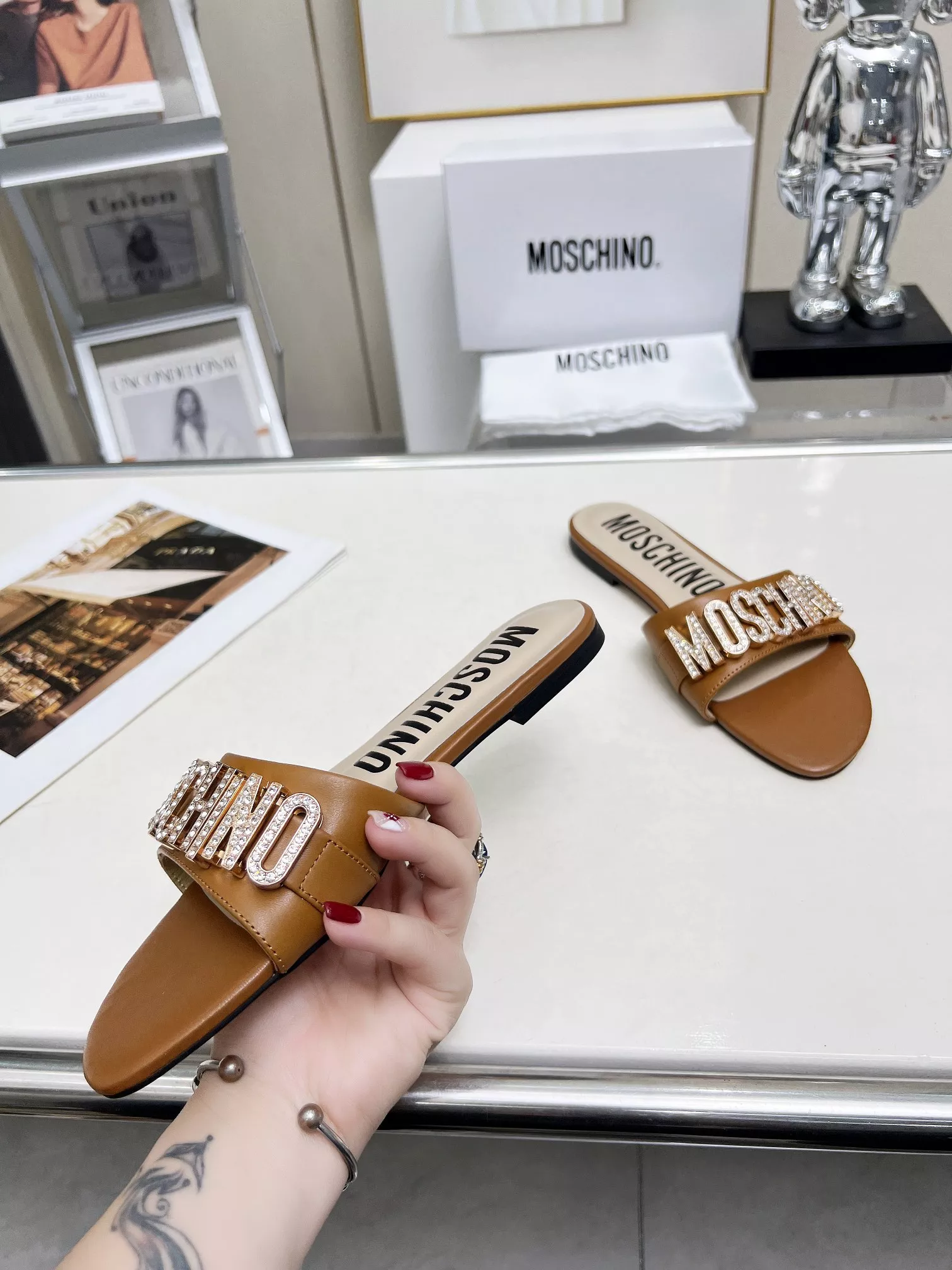 Moschino Slippers For Women WellDesigned 8150