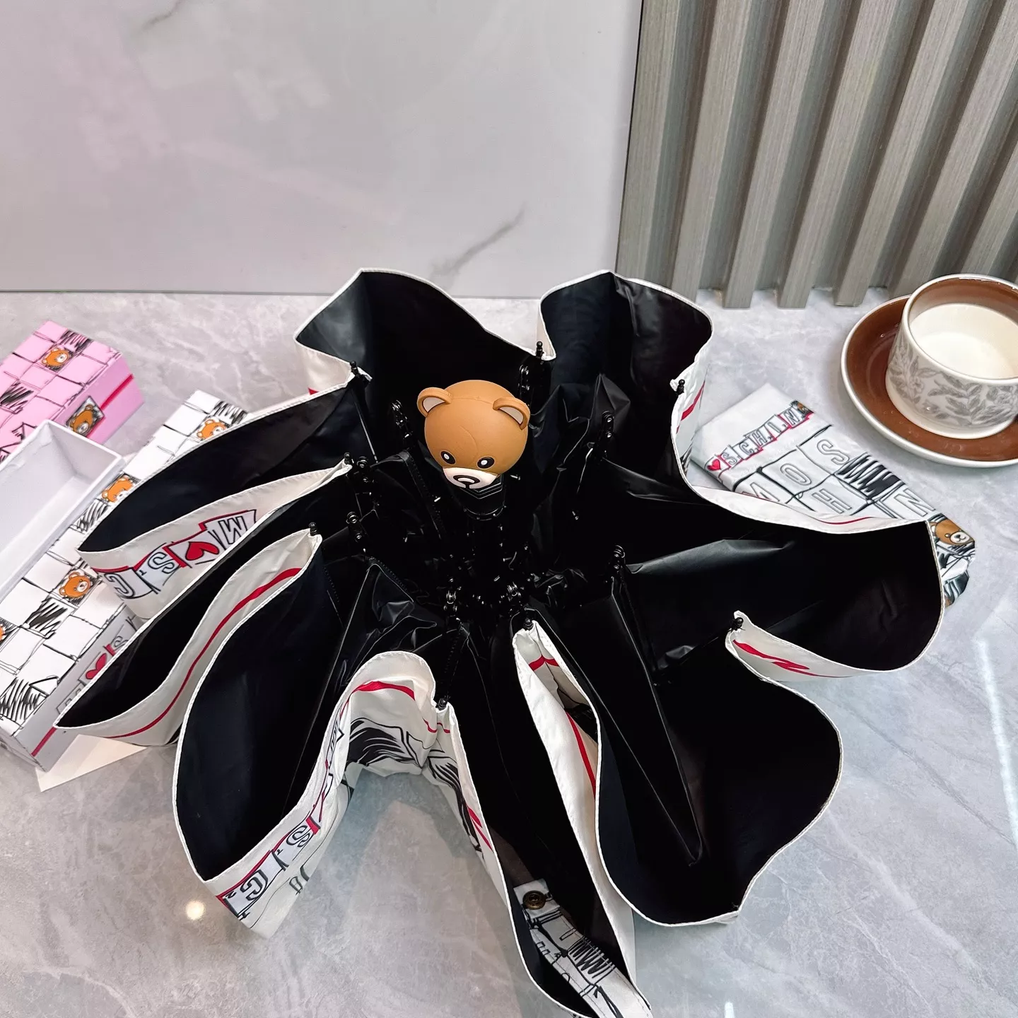 Moschino Umbrellas GoAnywhere 5558