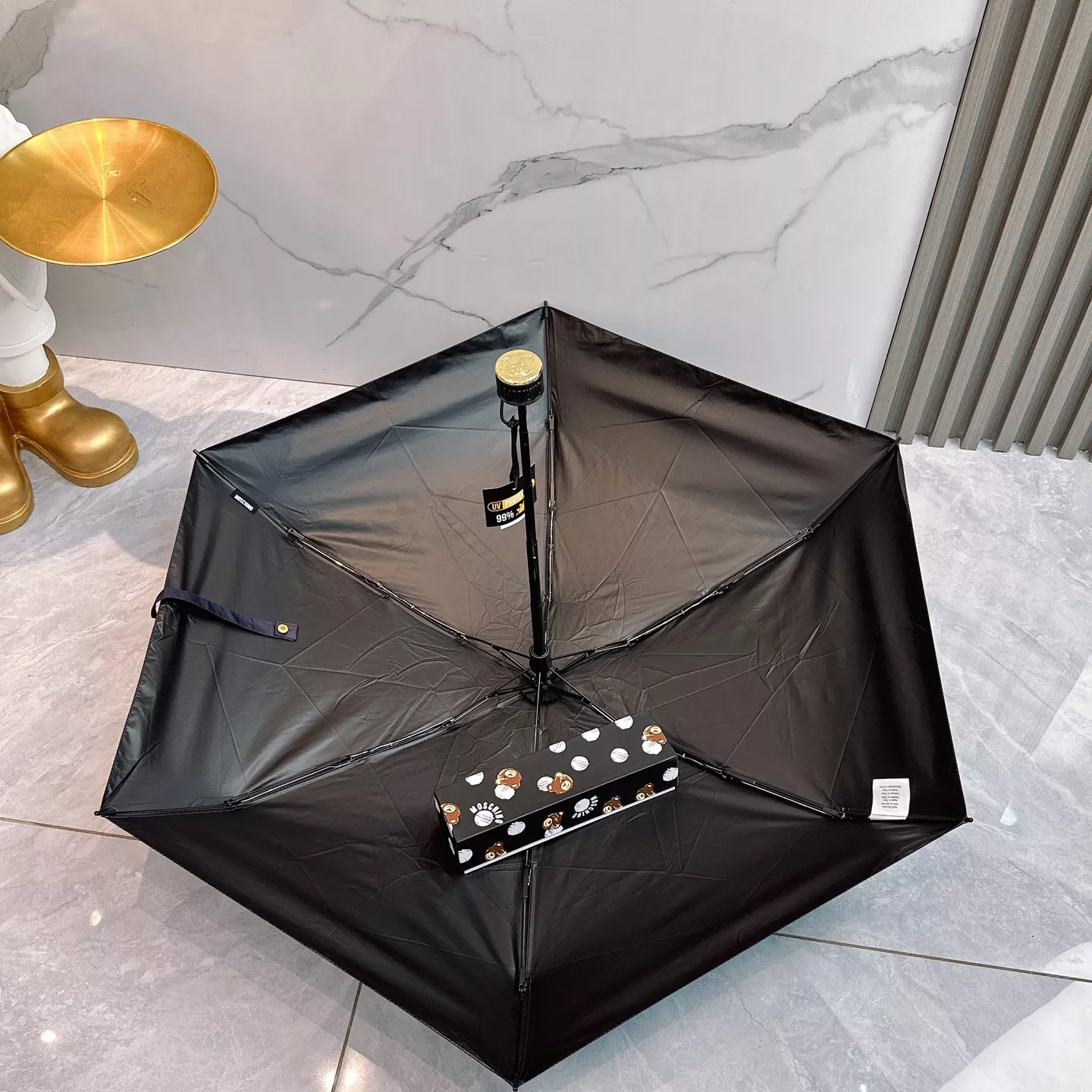 Moschino Umbrellas UrbanStyle 633