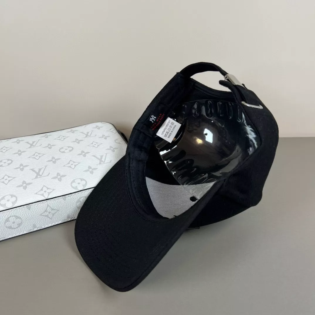 New York Yankees Caps GoAnywhere 5547