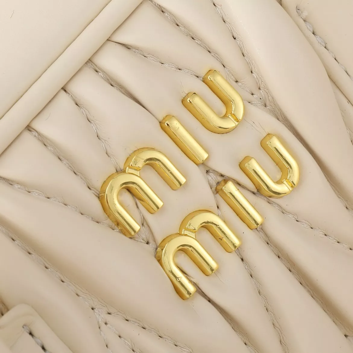 NewStyle 108 MIU MIU AAA Quality Handbags For Women