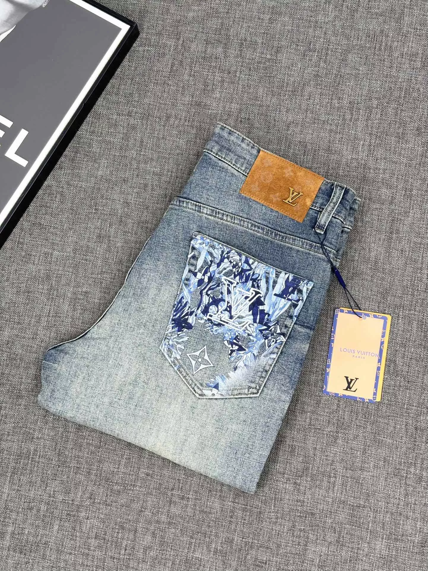 NewStyle 1584 Louis Vuitton LV Jeans For Men