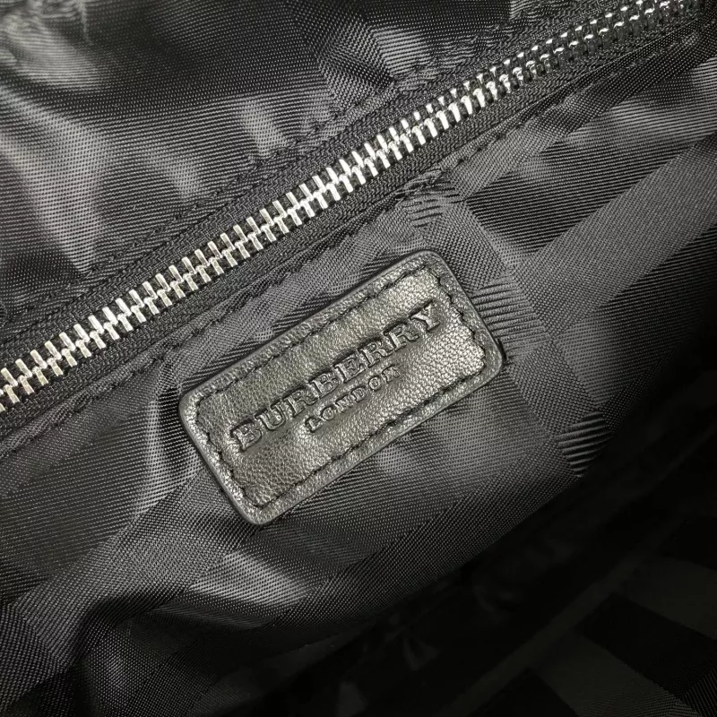 NewStyle 1586 Burberry AAA Man Messenger Bags