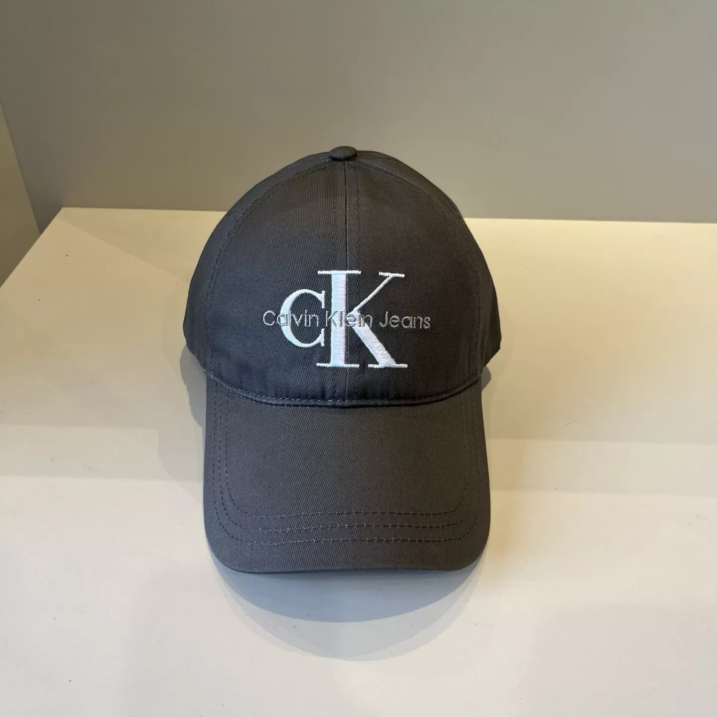 NewStyle 2064 Calvin Klein Caps
