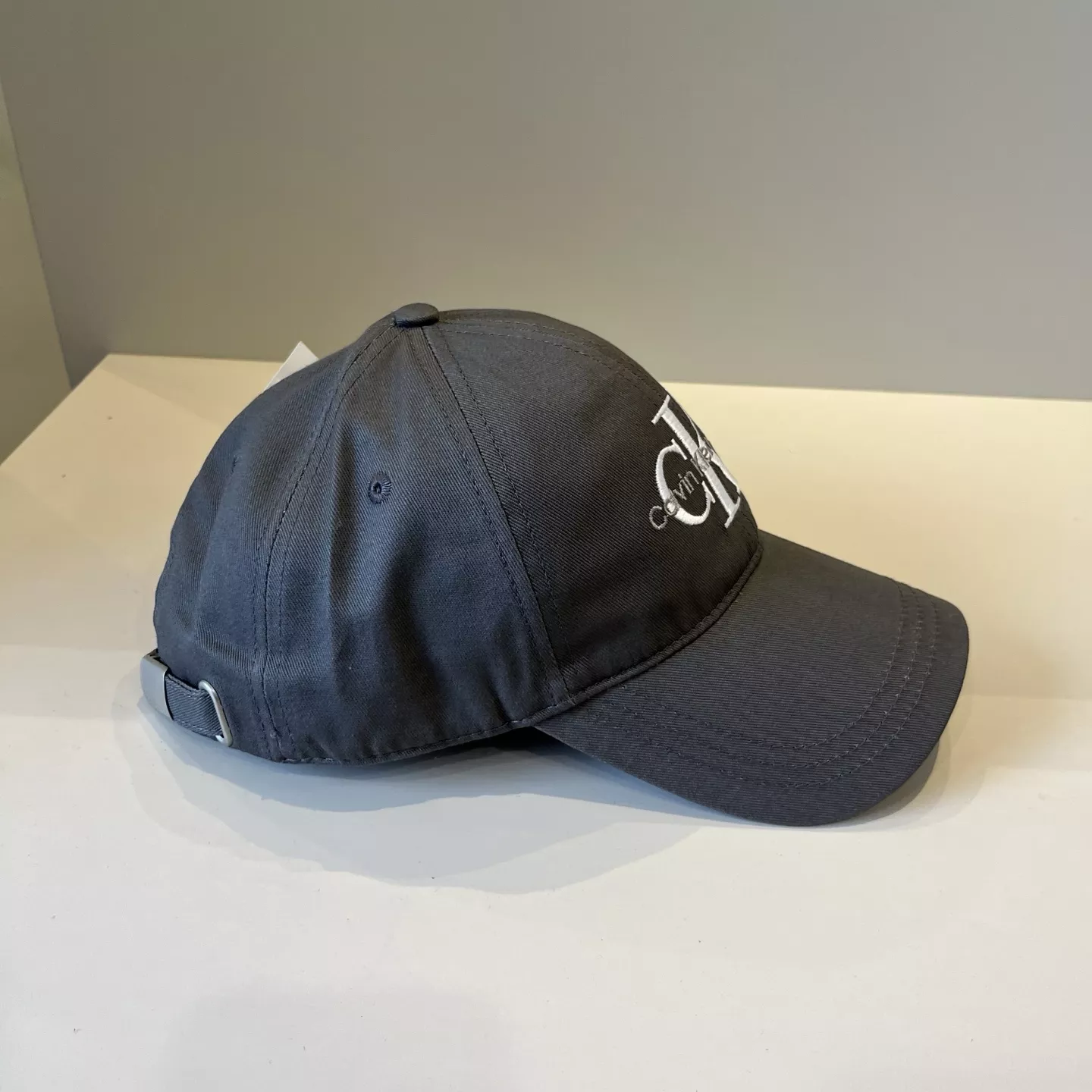 NewStyle 2064 Calvin Klein Caps
