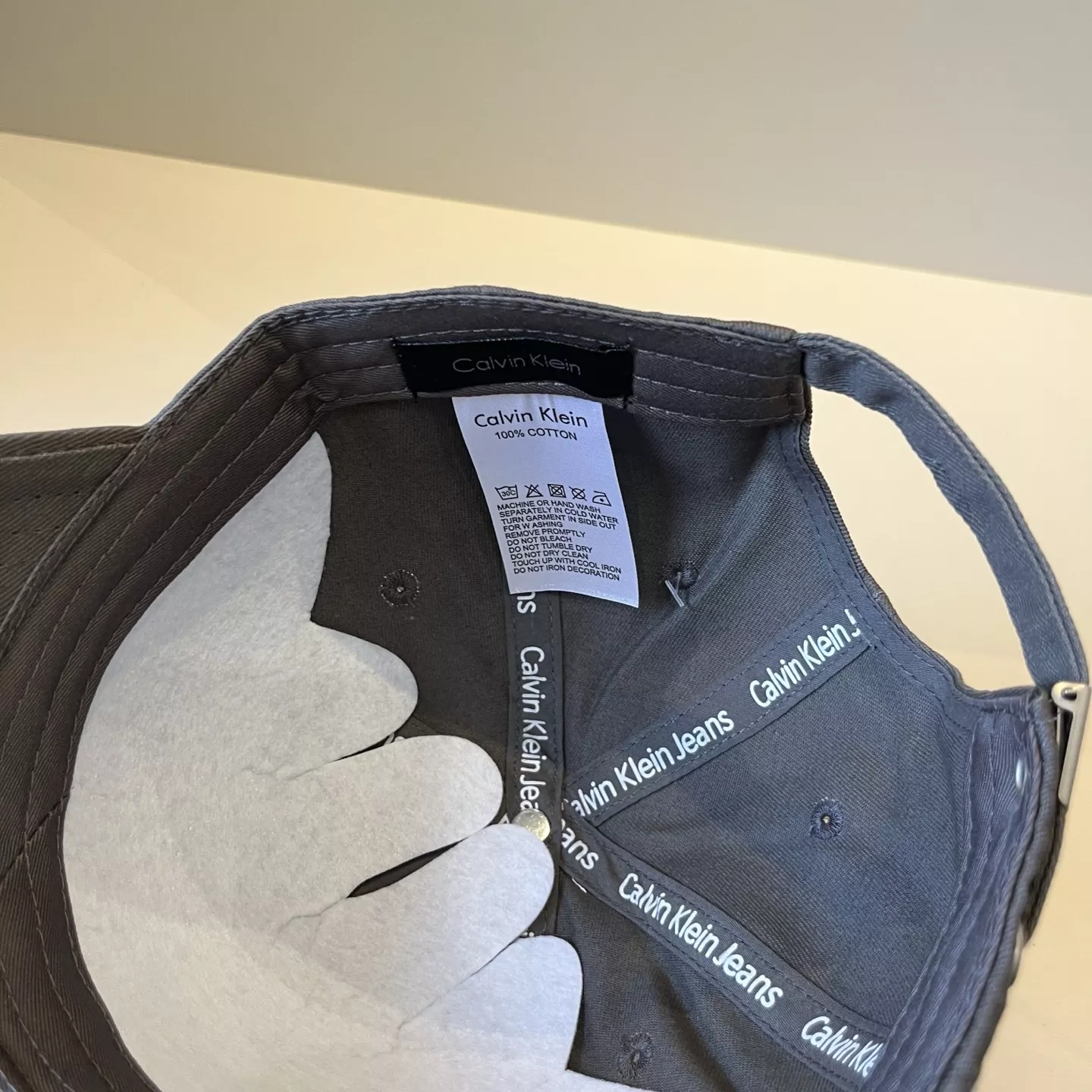 NewStyle 2064 Calvin Klein Caps