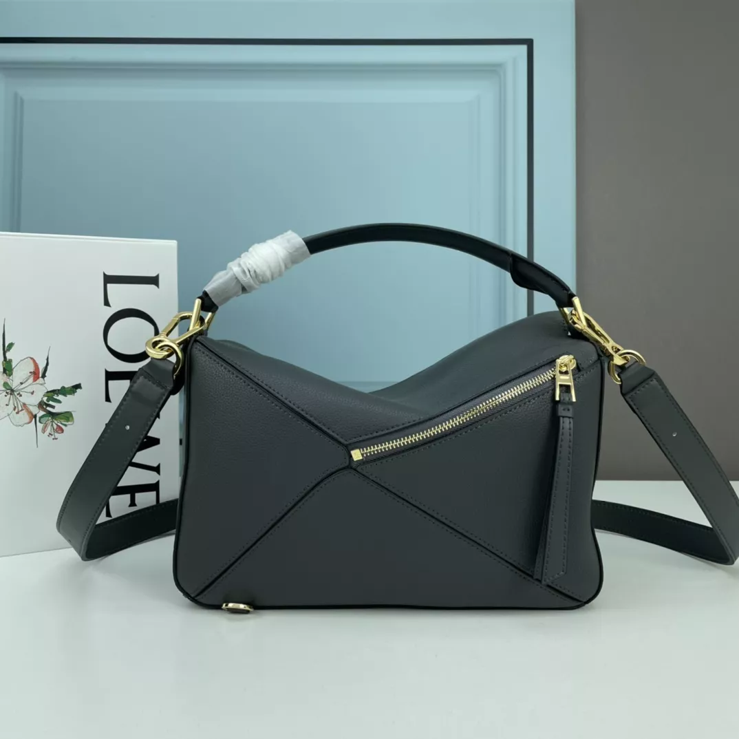 NewStyle 2744 LOEWE AAA Quality Messenger Bags For Women