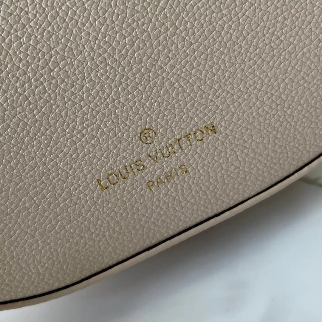 NewStyle 3197 Louis Vuitton AAA Quality Messenger Bags For Women