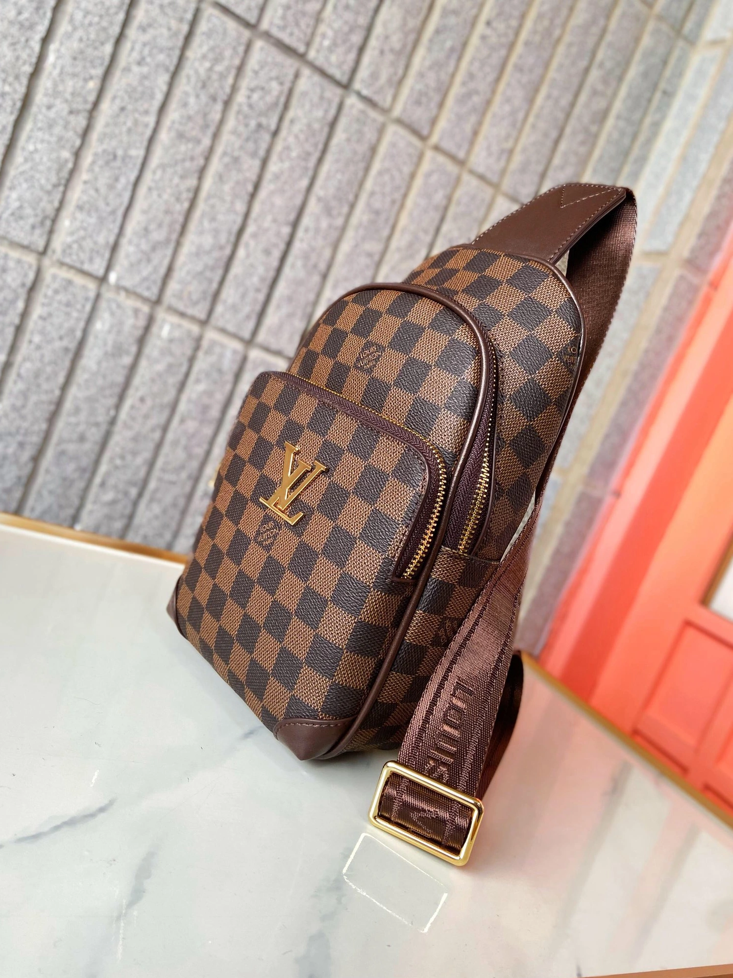NewStyle 3581 Louis Vuitton AAA Man Messenger Bags