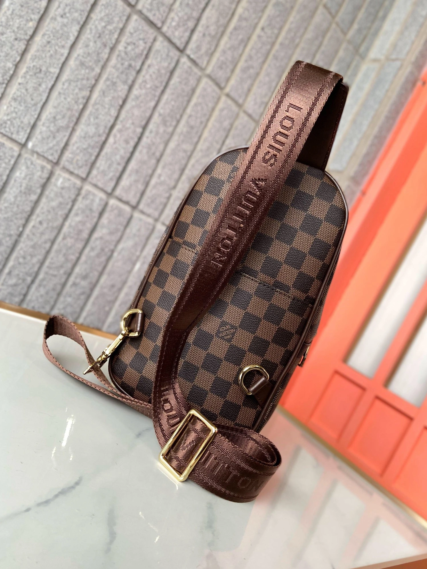 NewStyle 3581 Louis Vuitton AAA Man Messenger Bags