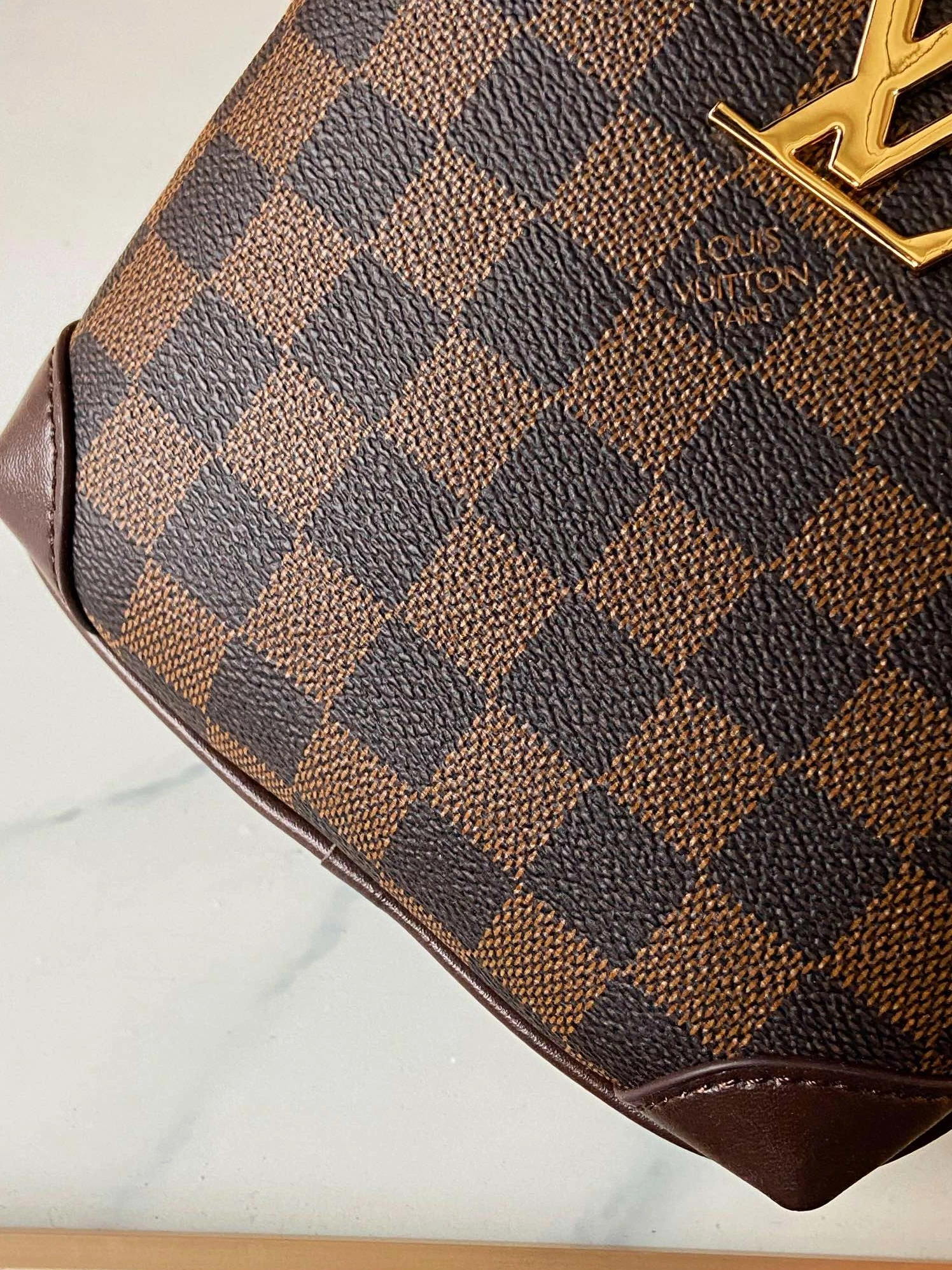 NewStyle 3581 Louis Vuitton AAA Man Messenger Bags