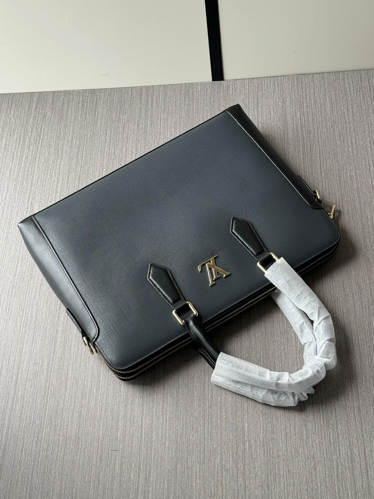 NewStyle 375 Louis Vuitton AAA Man Handbags