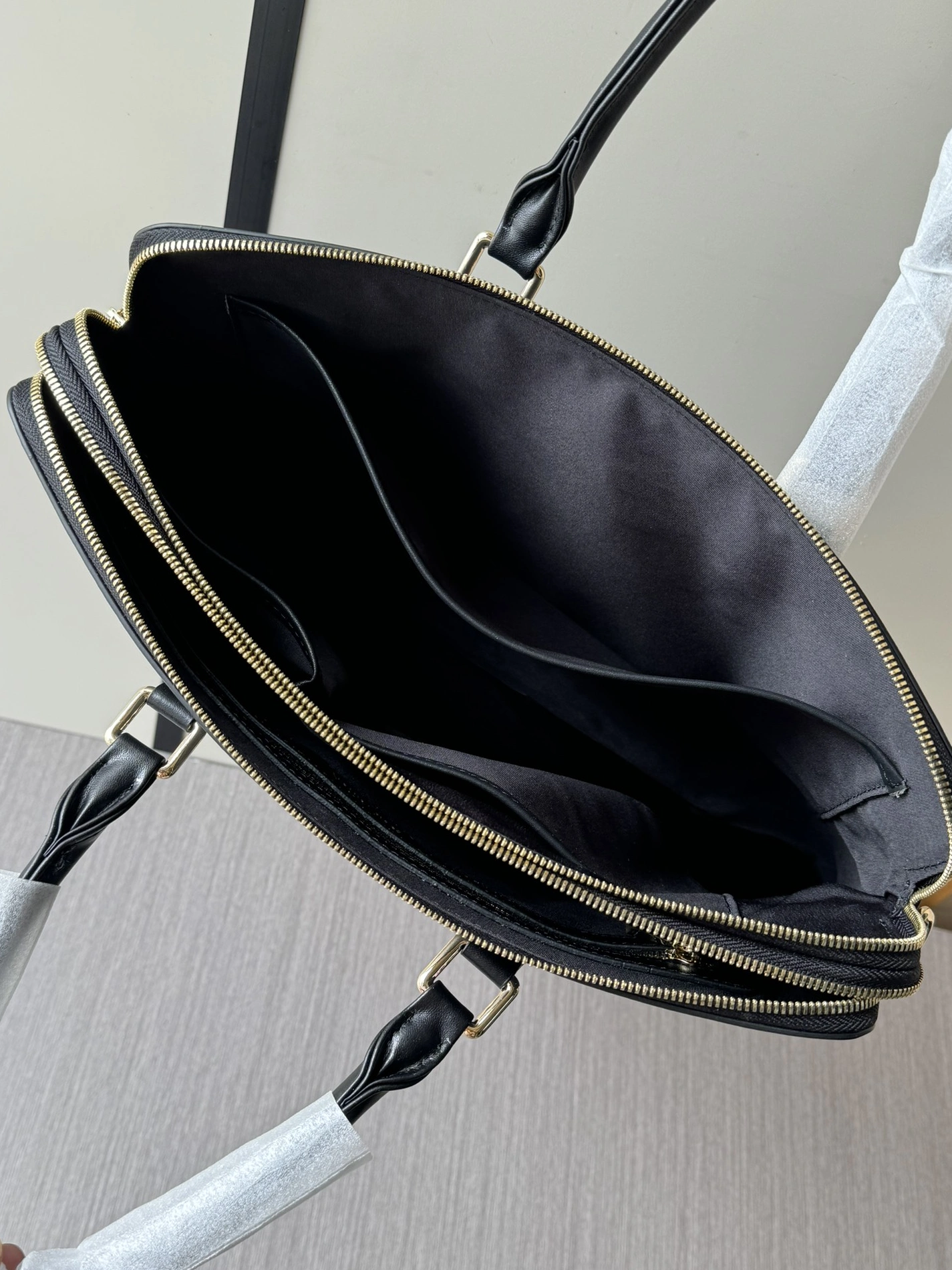 NewStyle 375 Louis Vuitton AAA Man Handbags