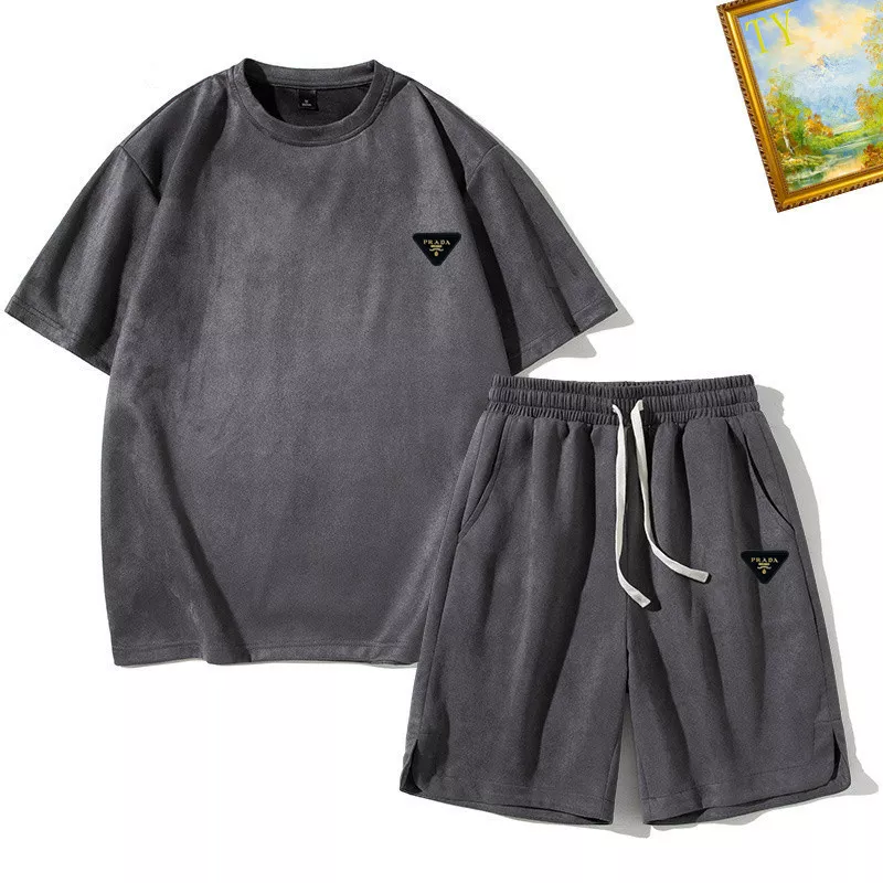 NewStyle 3891 Prada Tracksuits Short Sleeved For Men