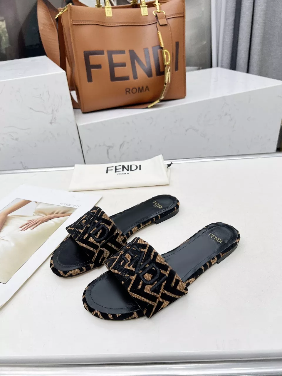 NewStyle 4318 Fendi Slippers For Women