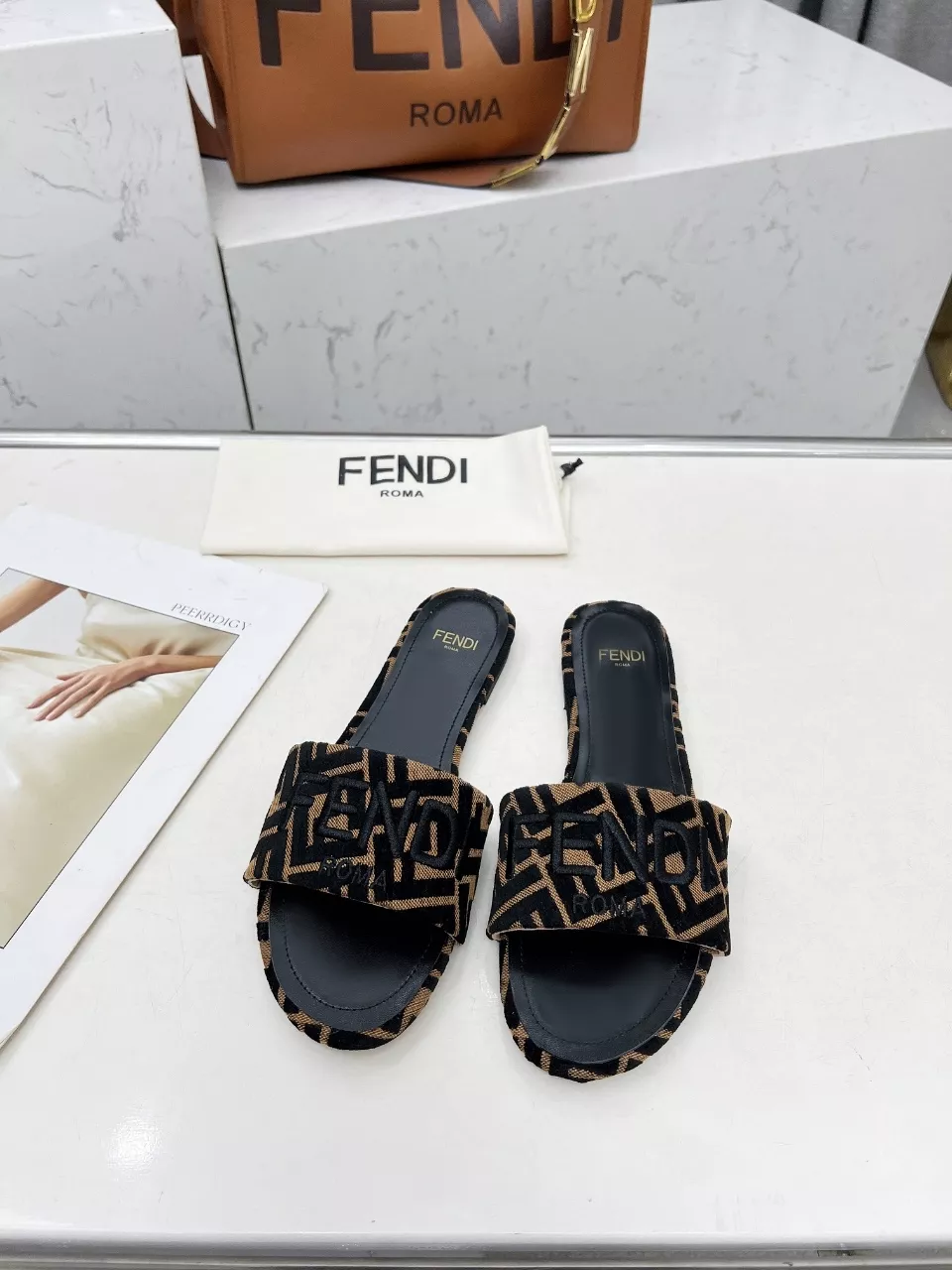 NewStyle 4318 Fendi Slippers For Women