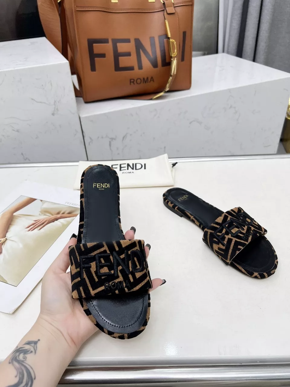 NewStyle 4318 Fendi Slippers For Women