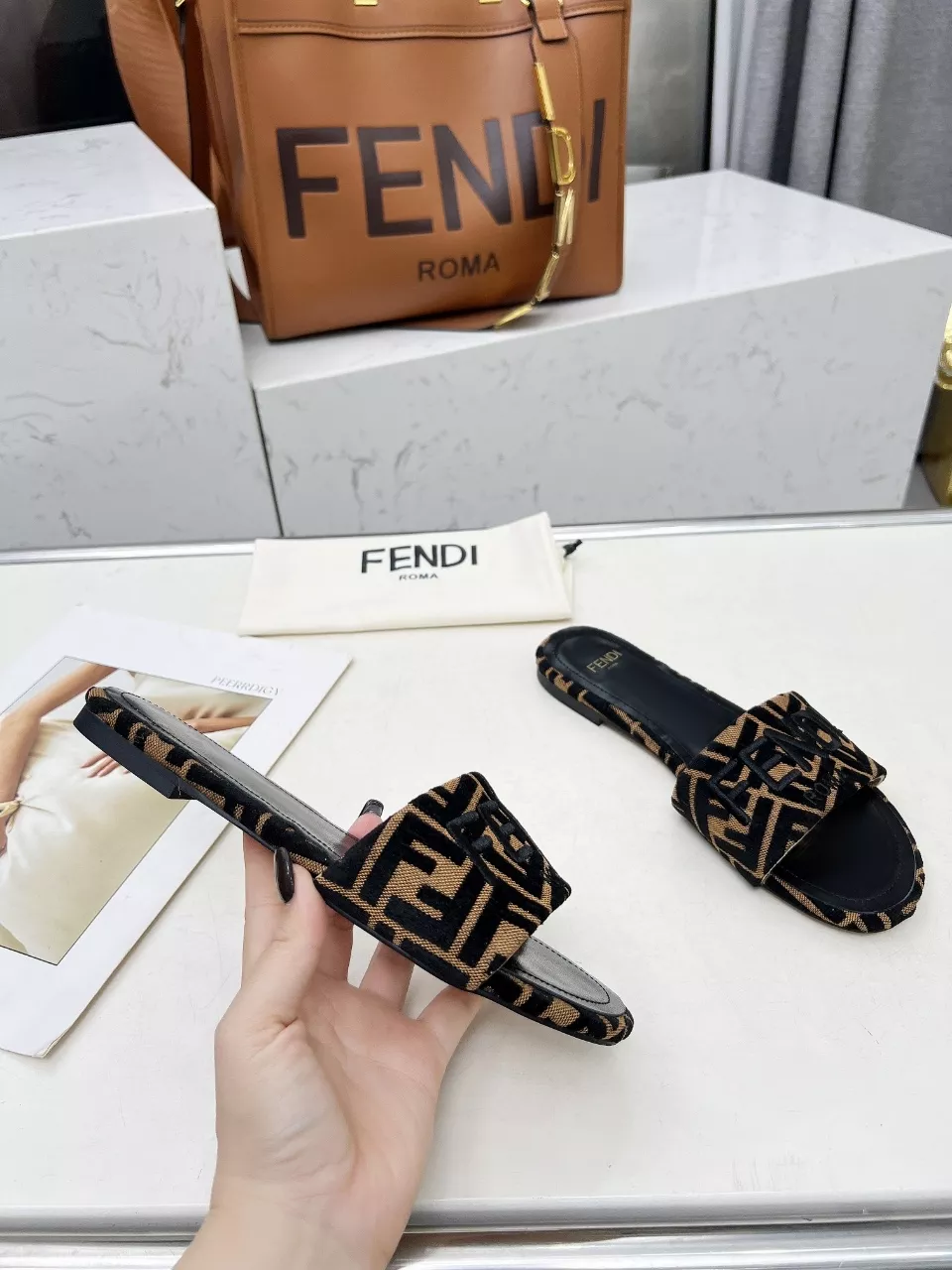 NewStyle 4318 Fendi Slippers For Women
