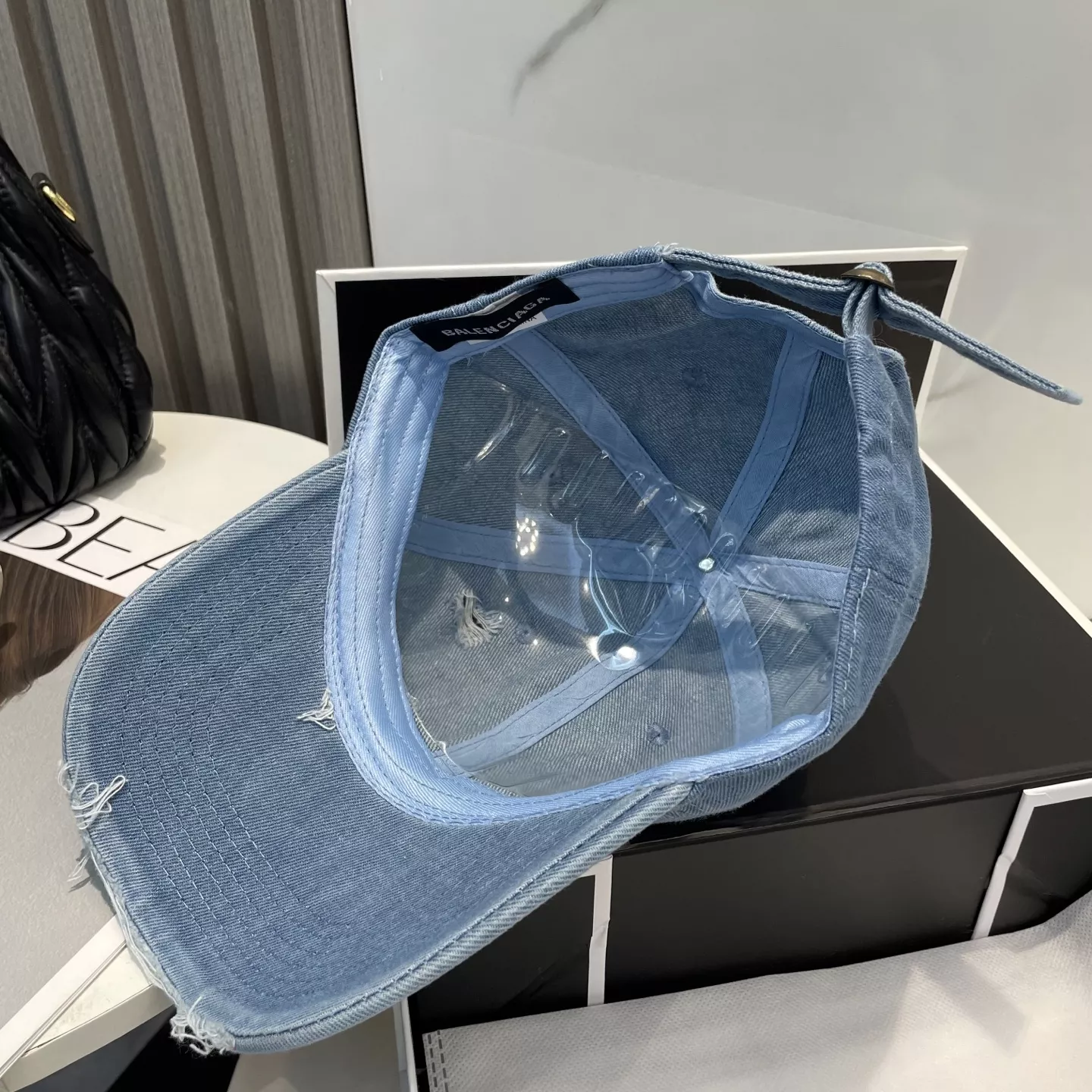 NewStyle 4718 Balenciaga Caps