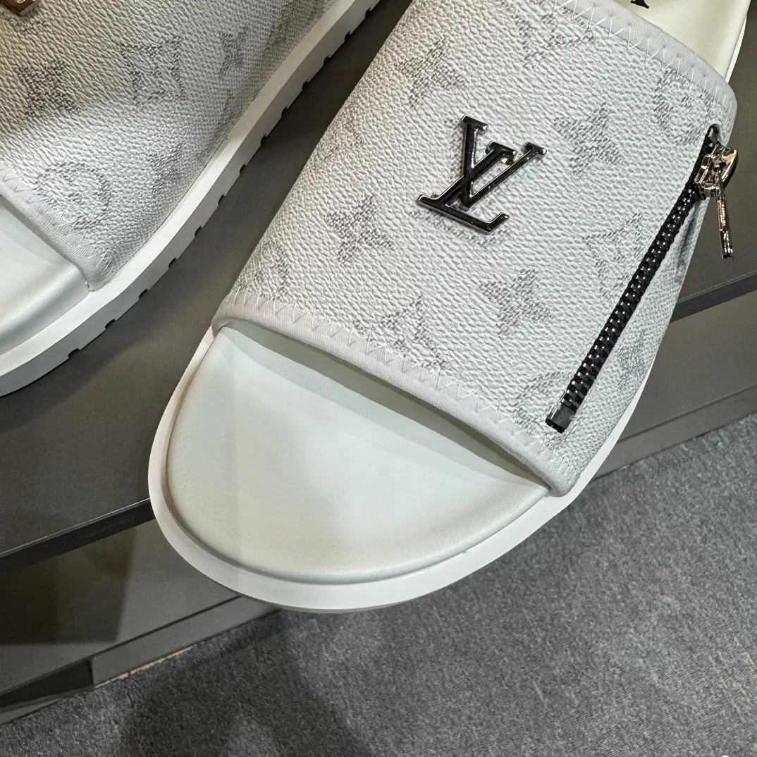 NewStyle 4788 Louis Vuitton Slippers For Men