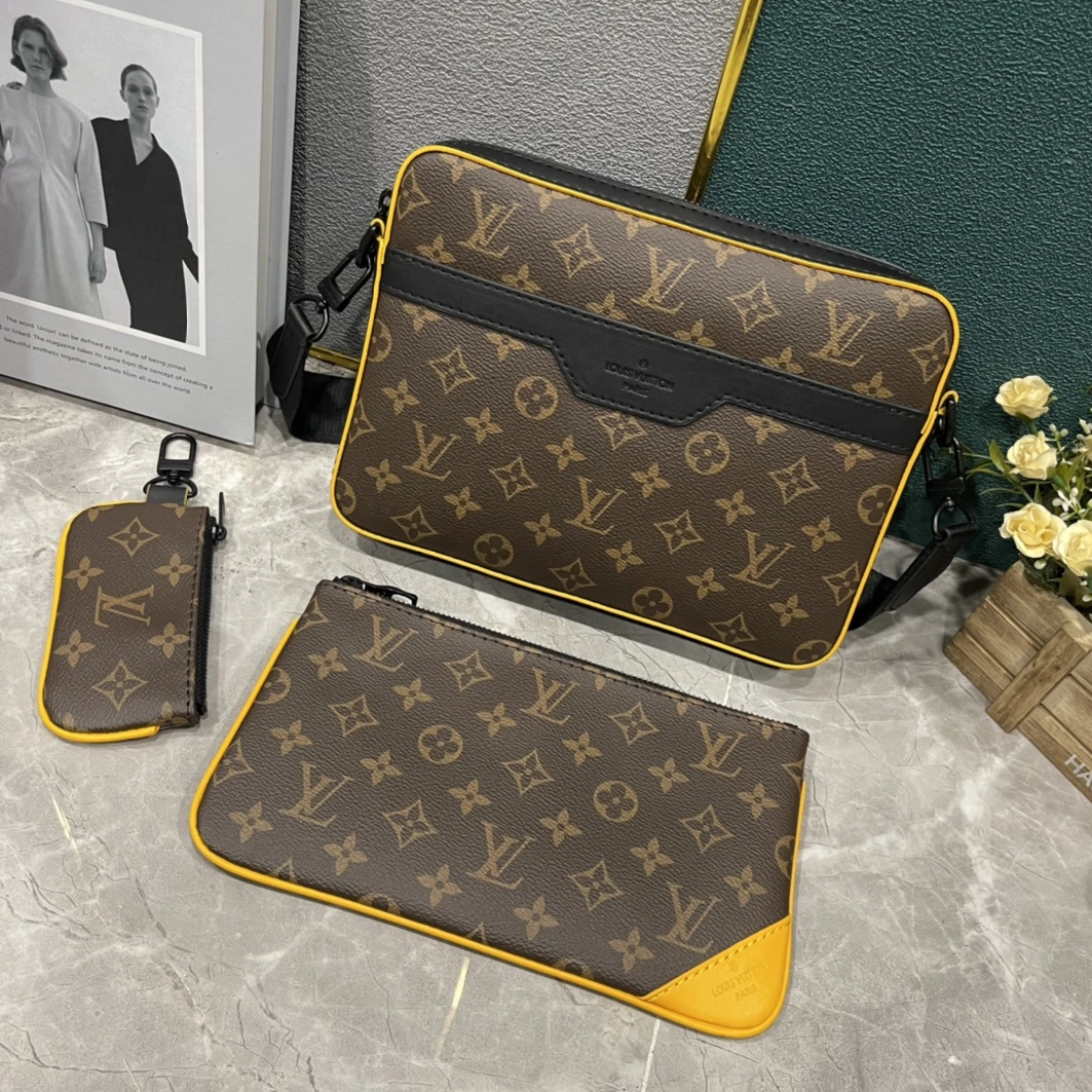 NewStyle 4911 Louis Vuitton AAA Man Messenger Bags