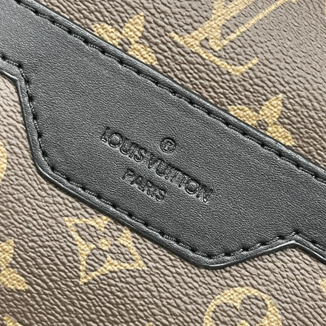 NewStyle 4911 Louis Vuitton AAA Man Messenger Bags