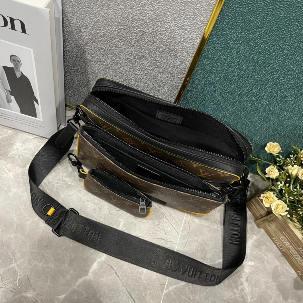 NewStyle 4911 Louis Vuitton AAA Man Messenger Bags