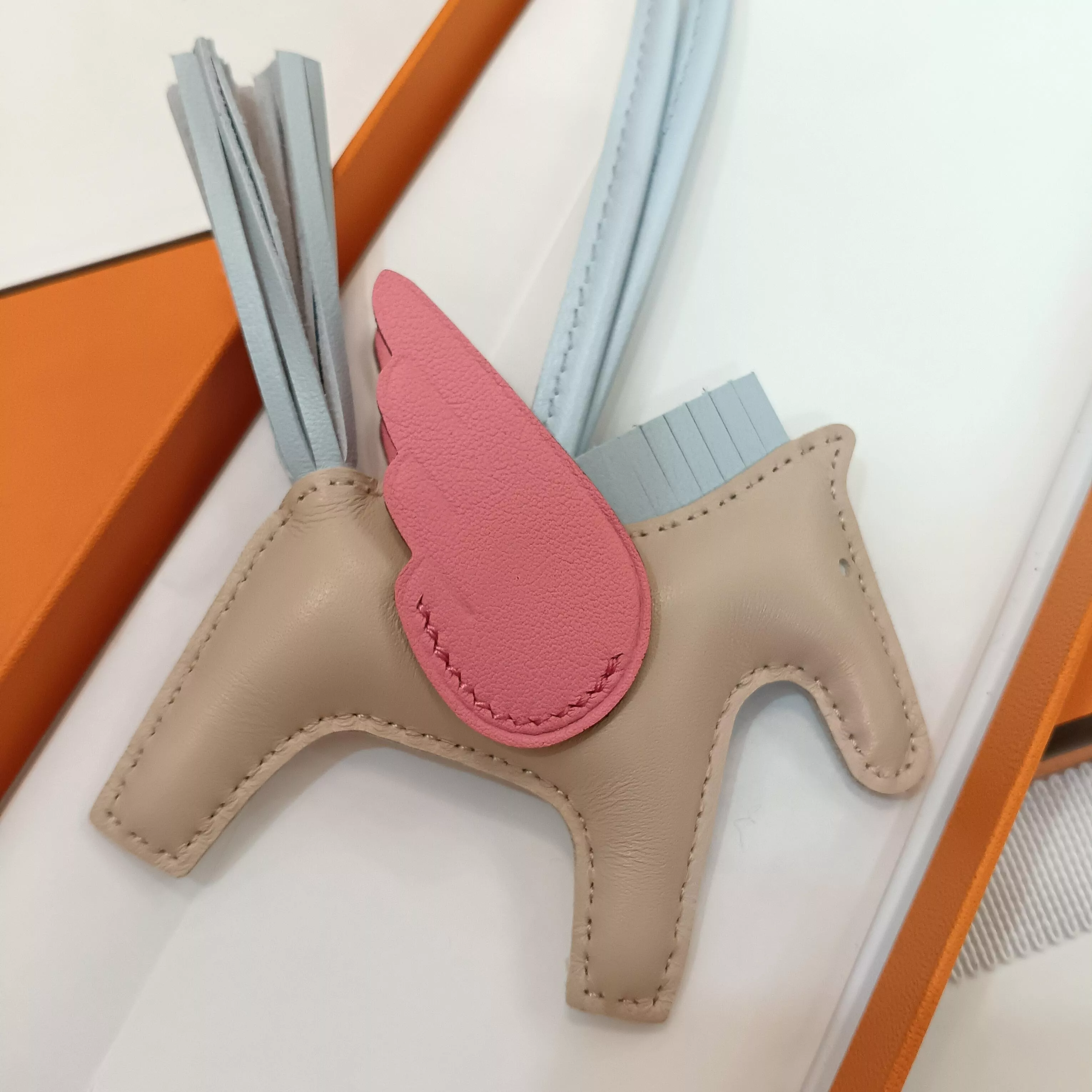 NewStyle 4943 Hermes Key Holder And Bag Buckle