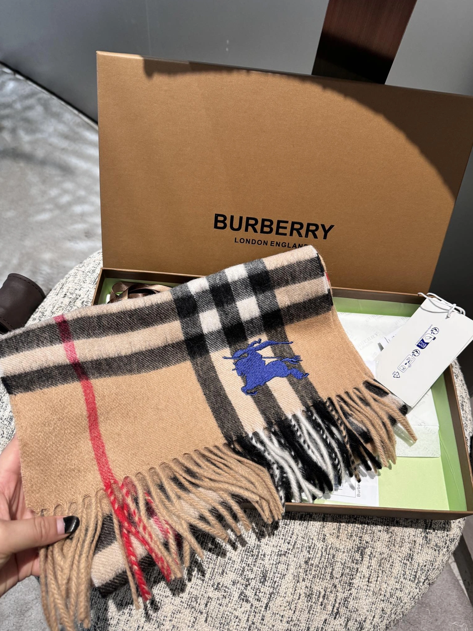 NewStyle 4952 Burberry Scarf