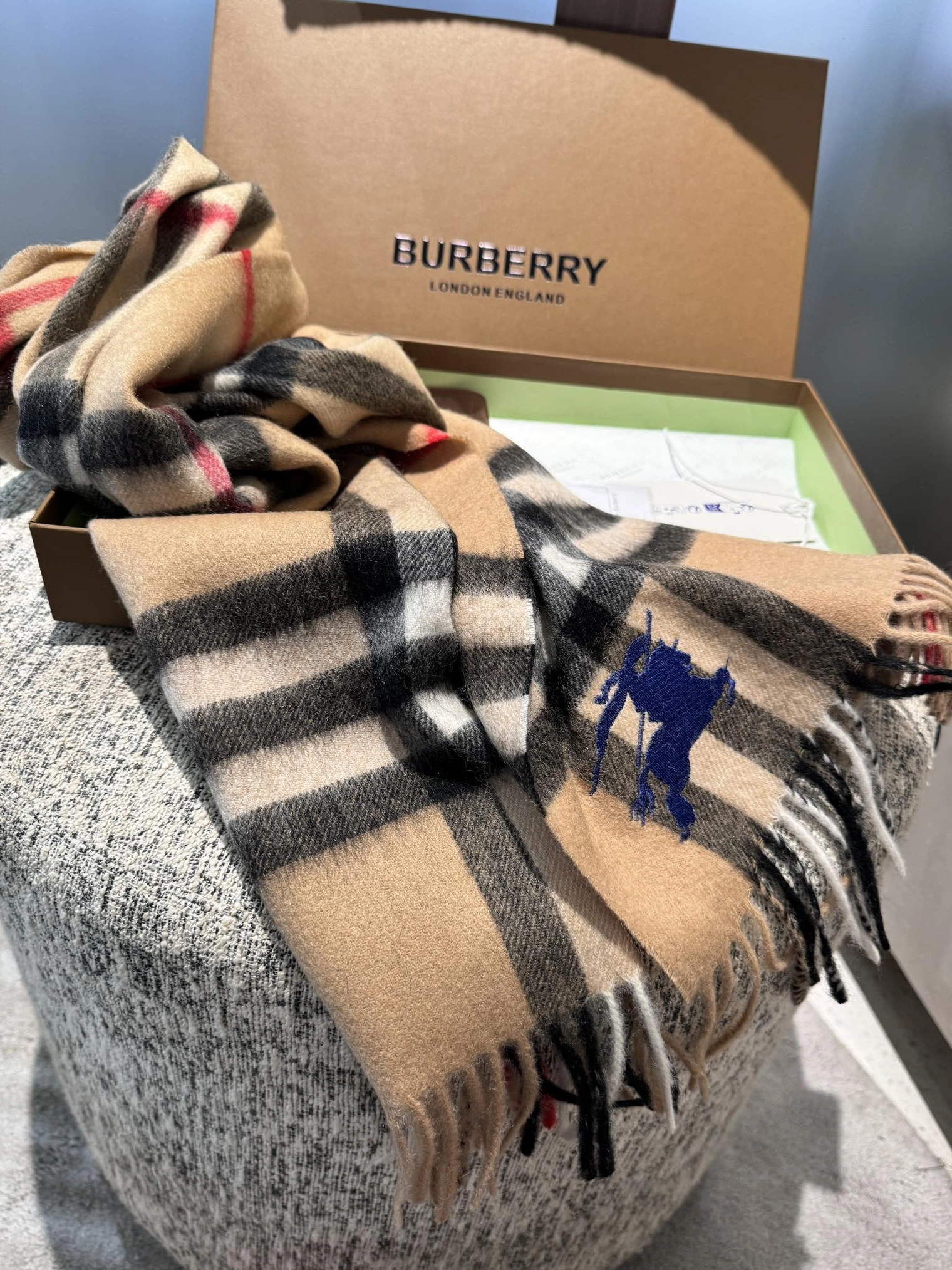 NewStyle 4952 Burberry Scarf
