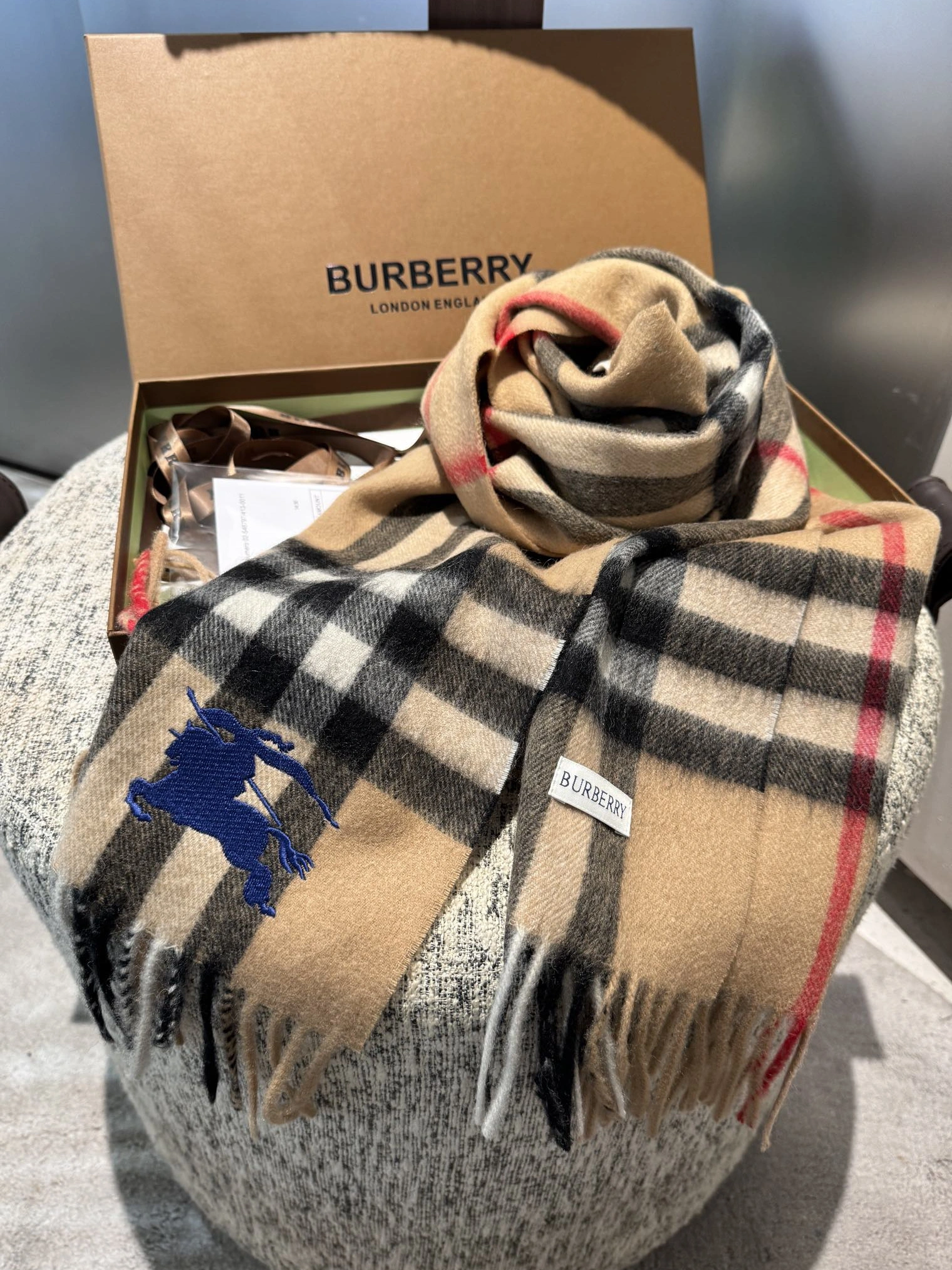 NewStyle 4952 Burberry Scarf