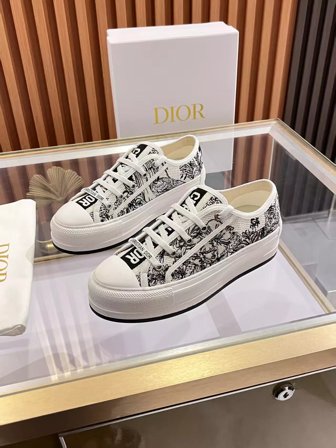 NewStyle 5199 Christian Dior Casual Shoes For Women