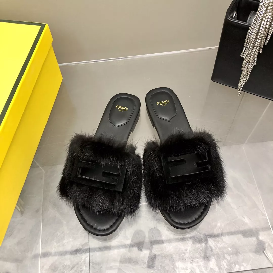 NewStyle 5391 Fendi Slippers For Women