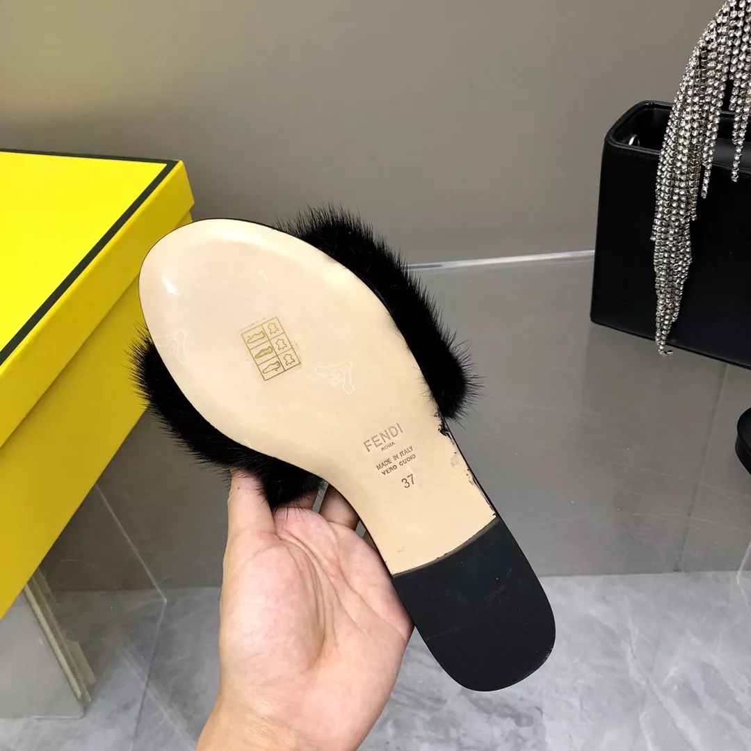 NewStyle 5391 Fendi Slippers For Women
