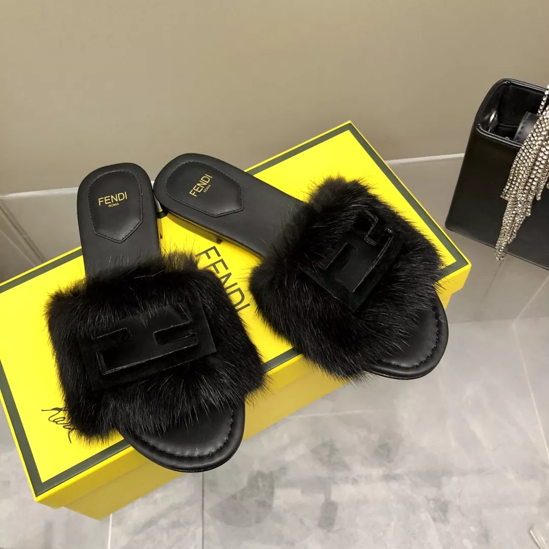 NewStyle 5391 Fendi Slippers For Women
