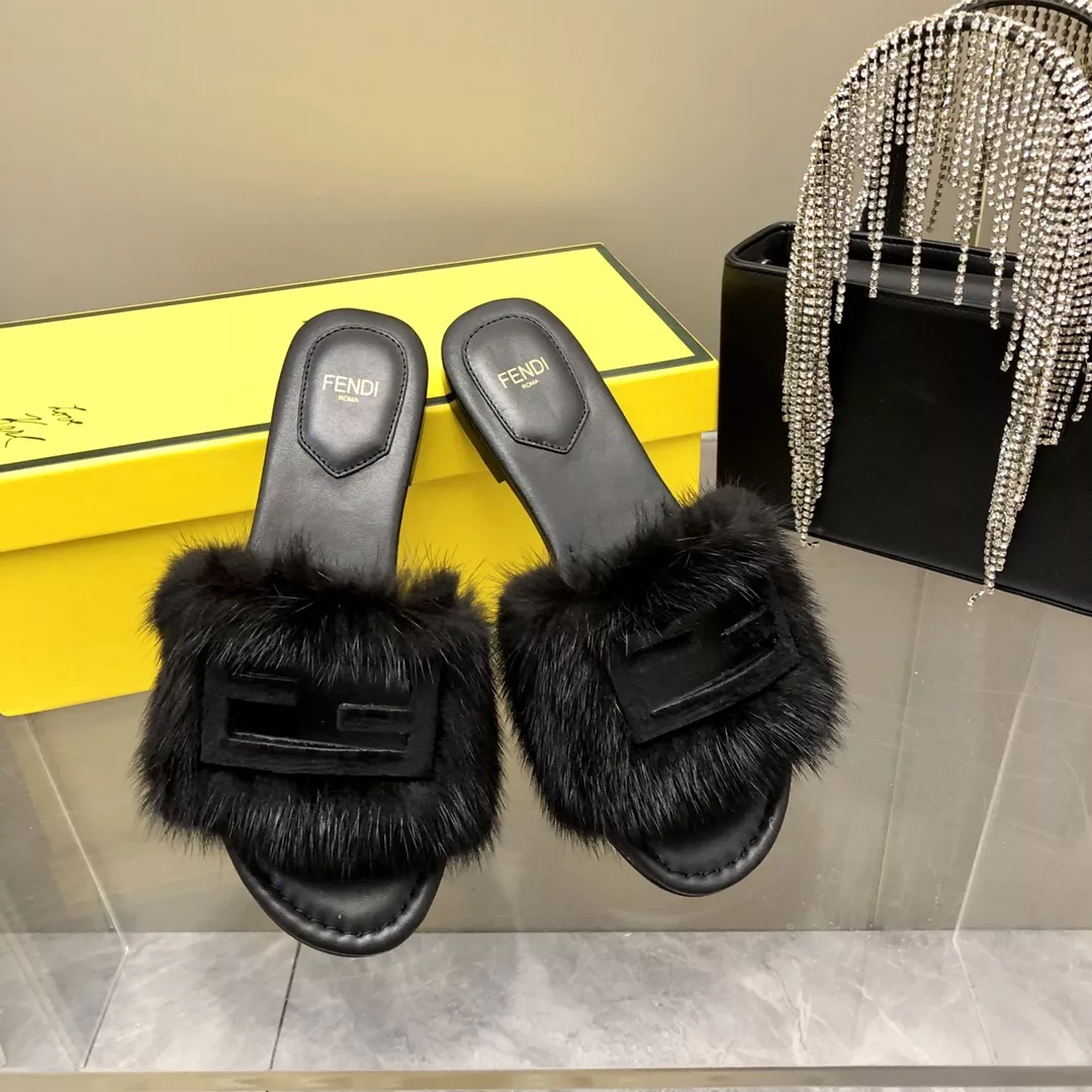 NewStyle 5391 Fendi Slippers For Women