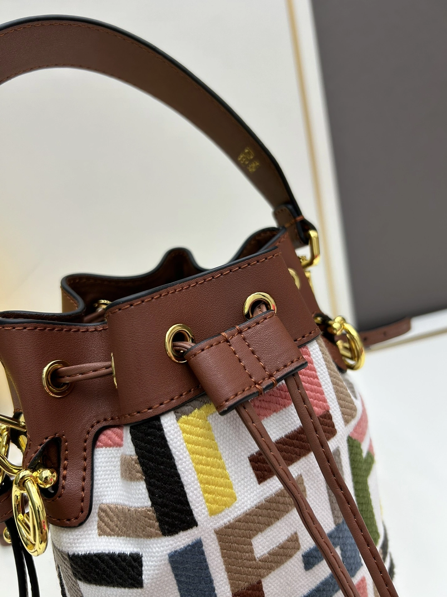 NewStyle 5803 Fendi AAA Quality Messenger Bags For Women